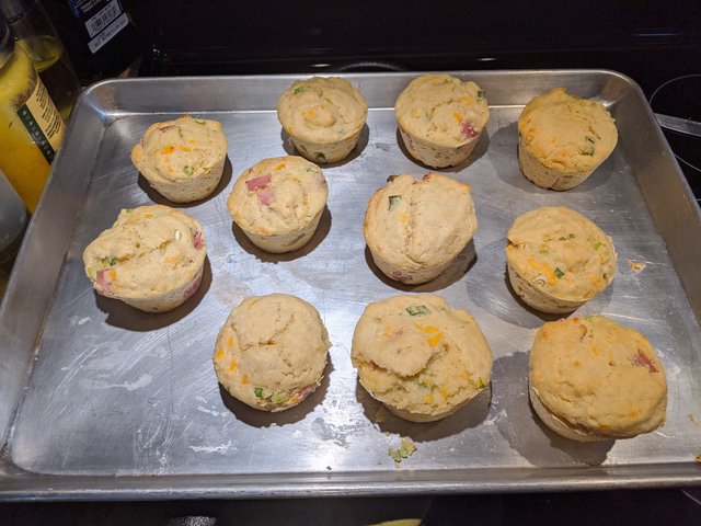 Cornbread Muffins With Cheese Ham and Green Onions
